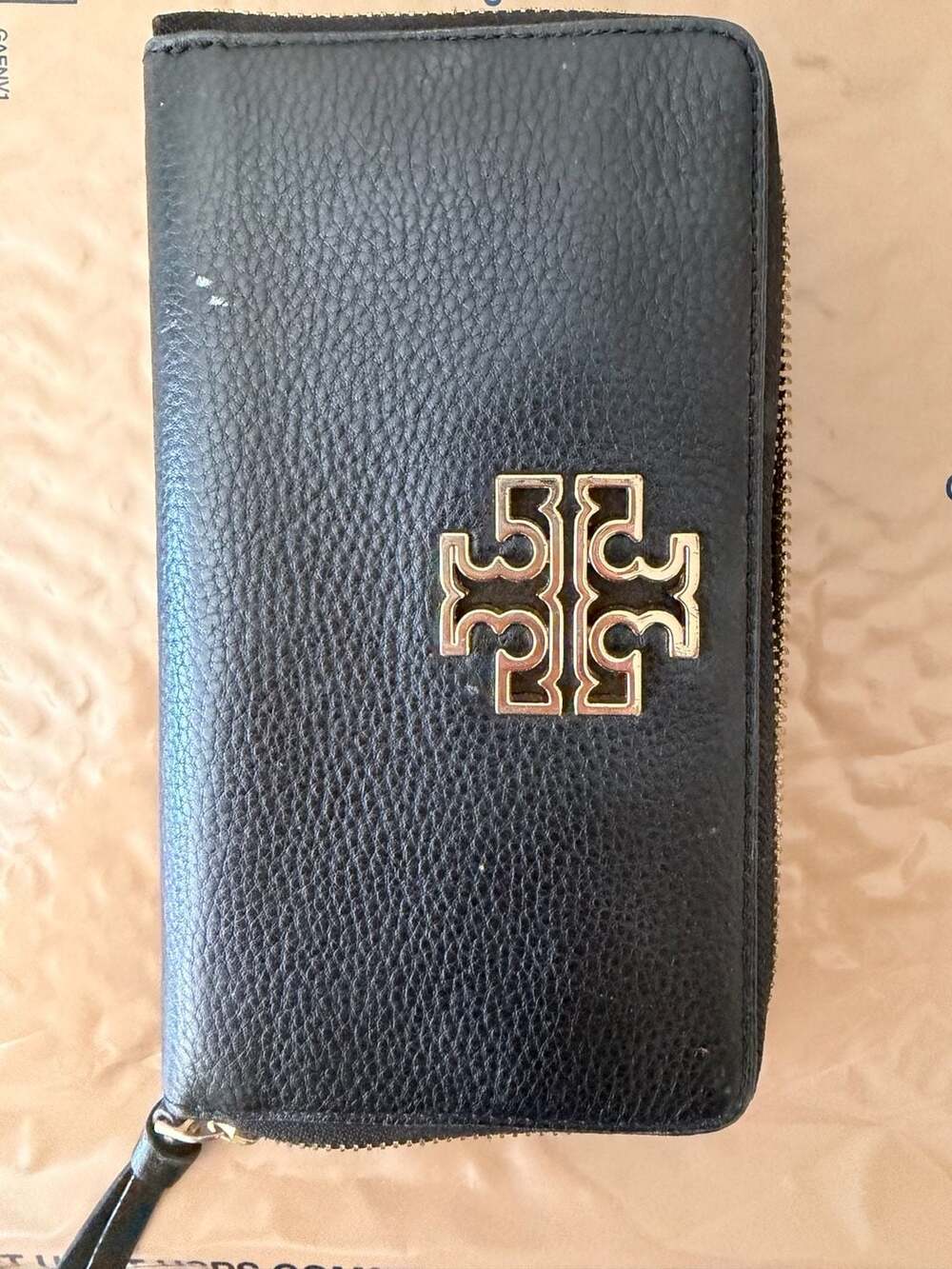 Tory Burch Black Pebbled Leather Zip Around Continental Wallet